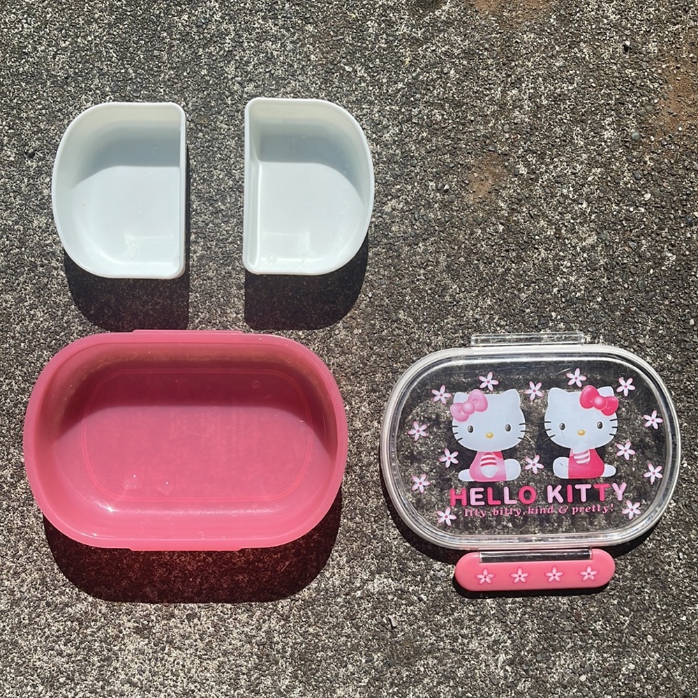 Hello kitty bento box